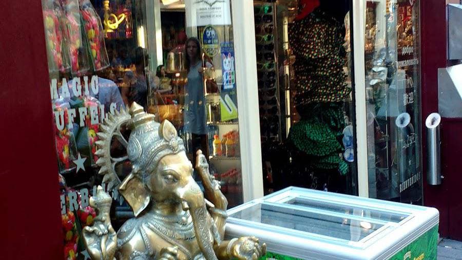 Baba Souvenirshop - Foto 2