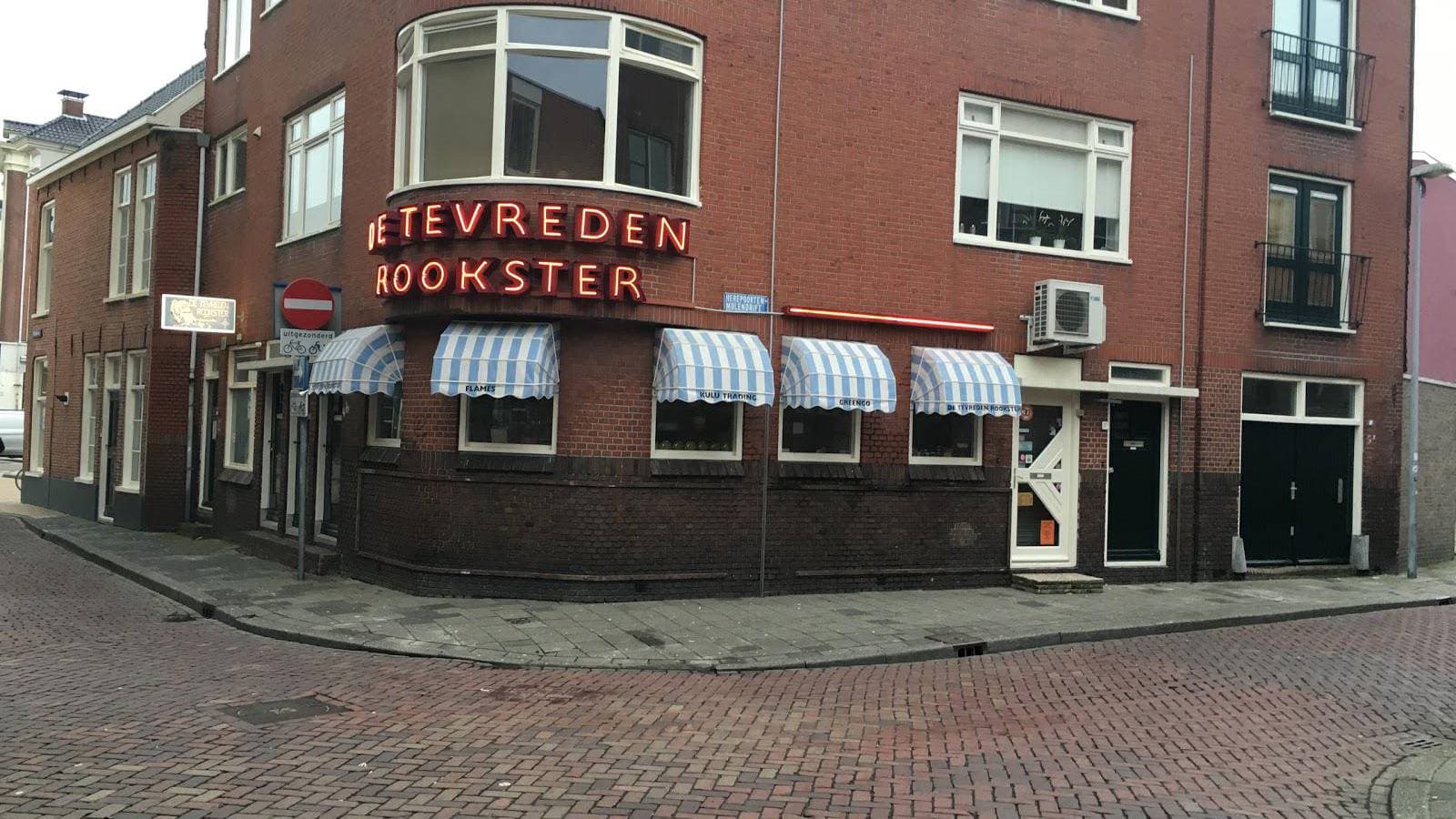 De Tevreden Rookster